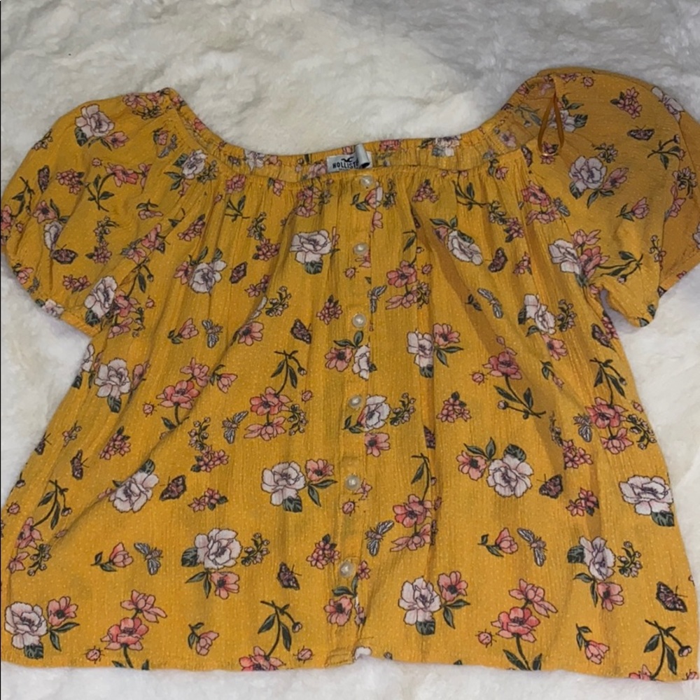 Hollister puffy sleeve floral top
